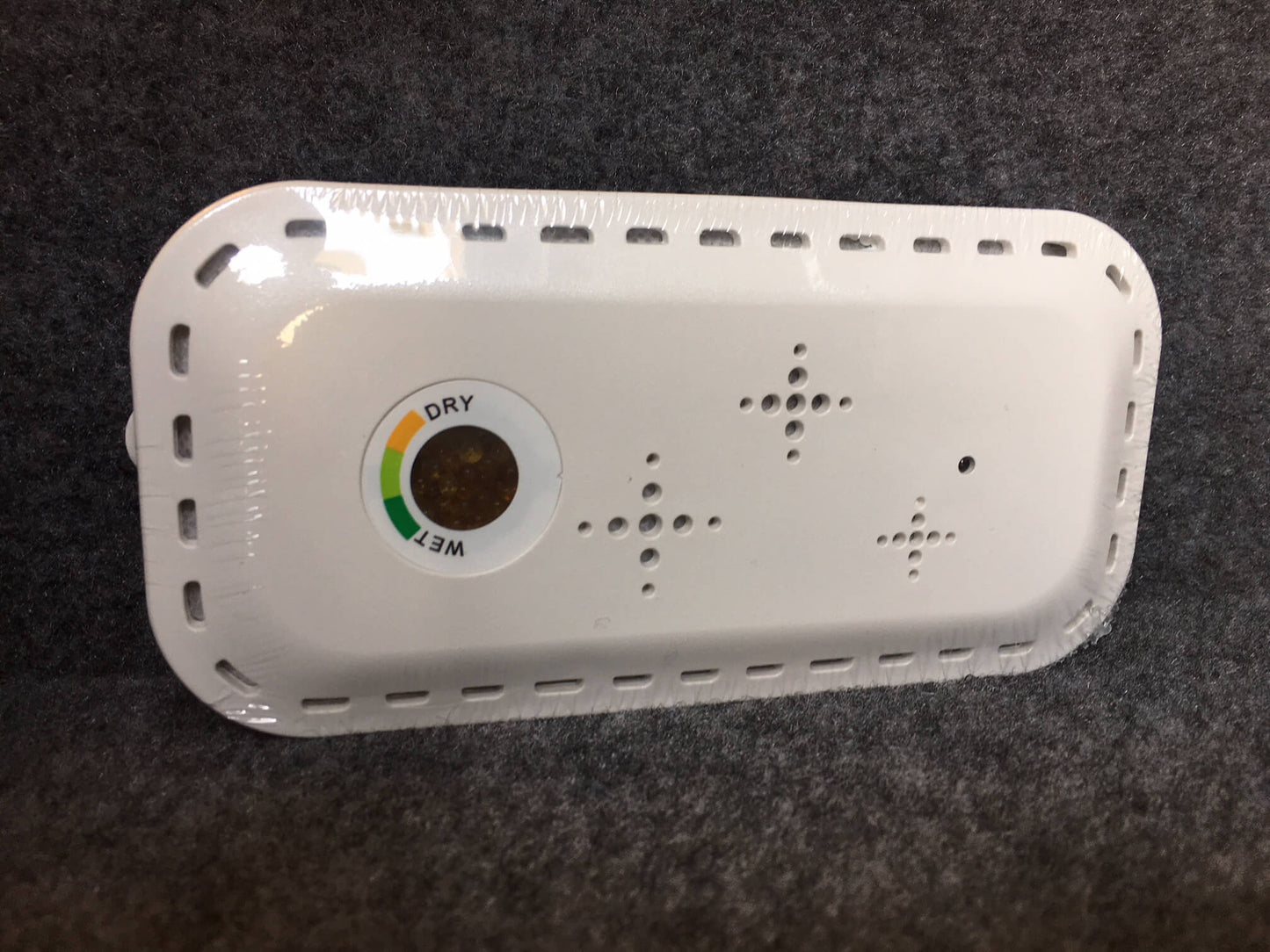 Rechargeable desiccant dehumidifier